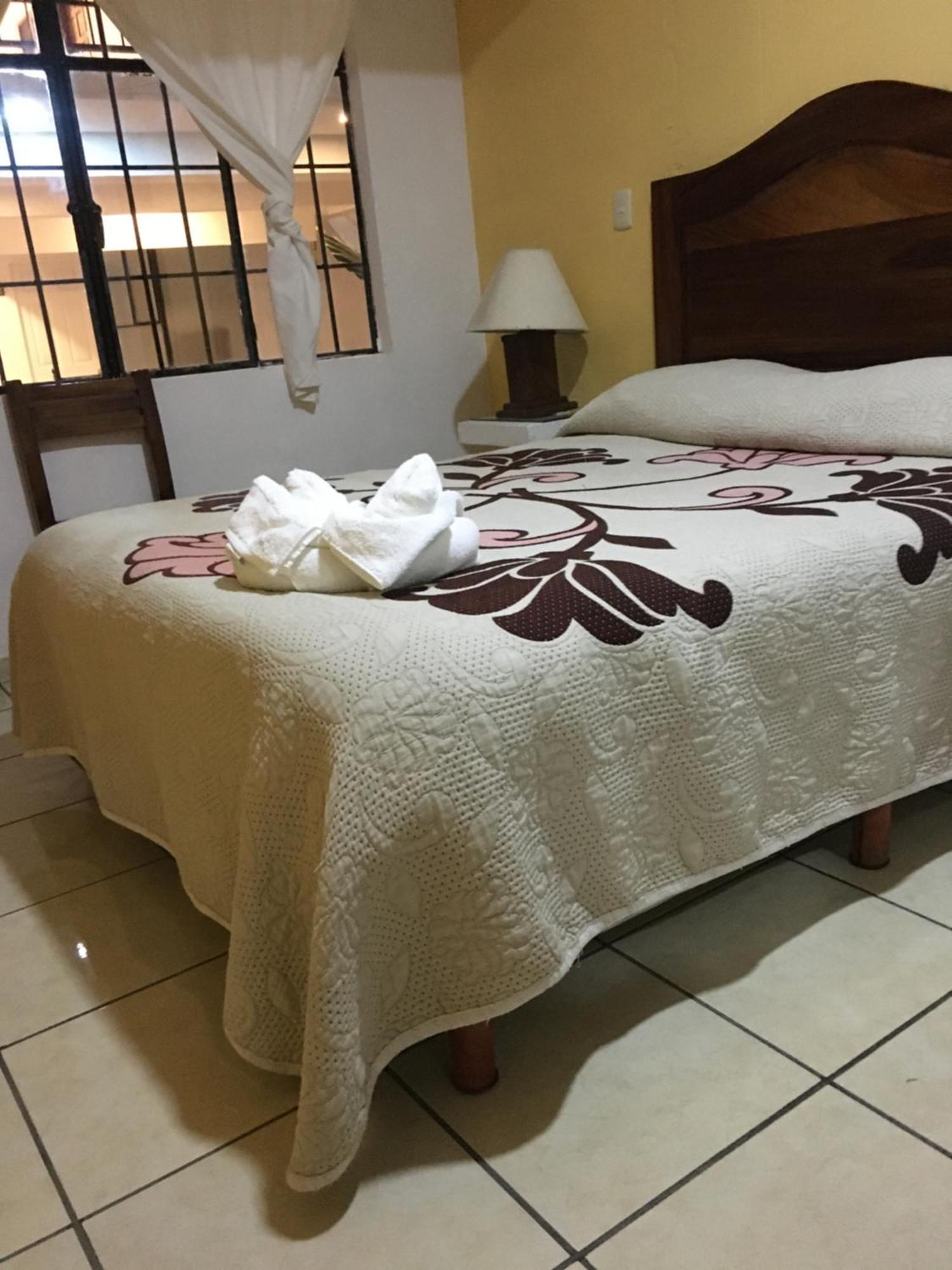 Hotel Posada Camelinas Patzcuaro Ngoại thất bức ảnh