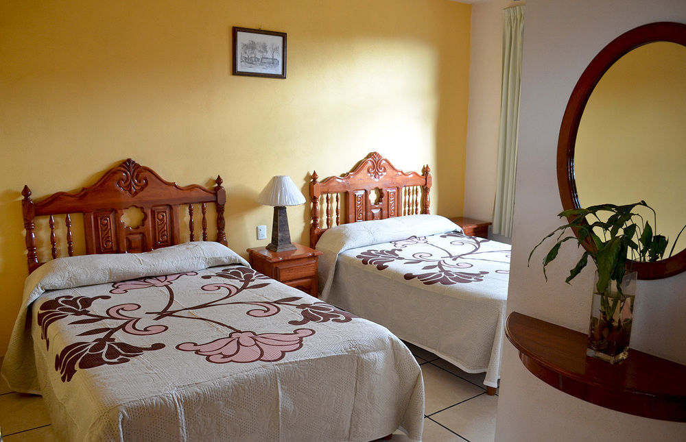 Hotel Posada Camelinas Patzcuaro Ngoại thất bức ảnh