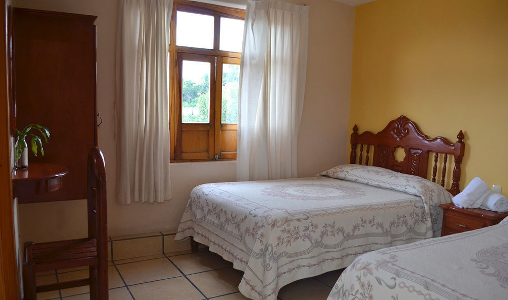 Hotel Posada Camelinas Patzcuaro Ngoại thất bức ảnh