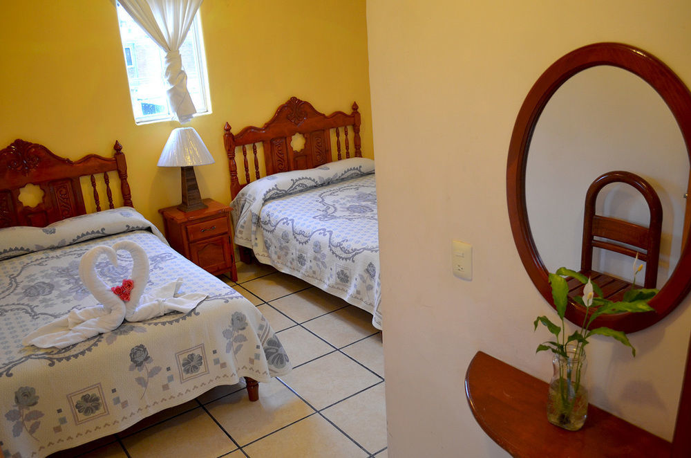 Hotel Posada Camelinas Patzcuaro Ngoại thất bức ảnh