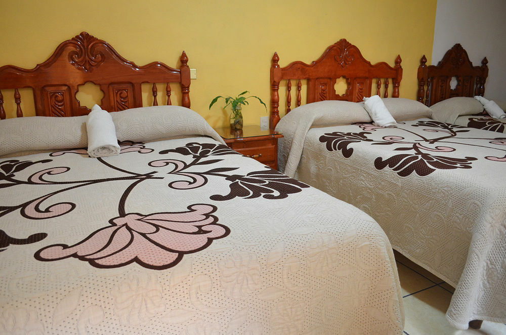 Hotel Posada Camelinas Patzcuaro Ngoại thất bức ảnh